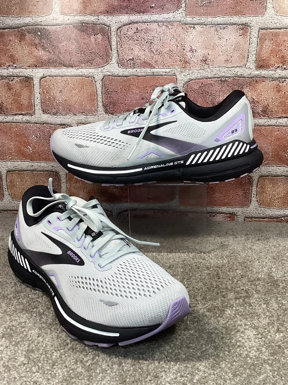 Brooks Adrenaline GTS 23 women’s running shoes sneakers size 8.5